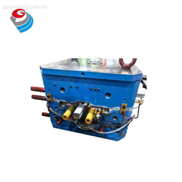 Spritzgussform mit Glockenmund 